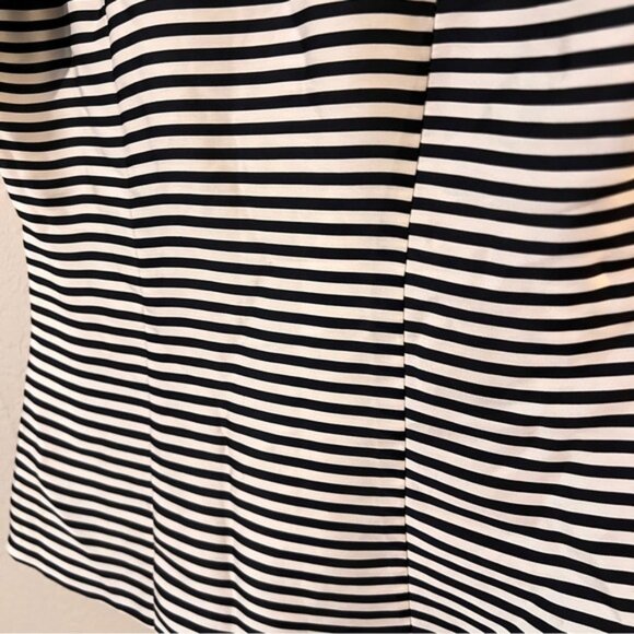 H&M Black & White Striped Sleeveless Pleated Blouse – Size 6 – 100% Polyester - Picture 7 of 8